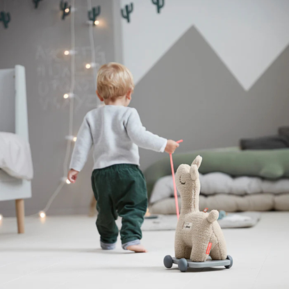 Dra-leksak 2-i-1 Lalee Sand – Done by Deer