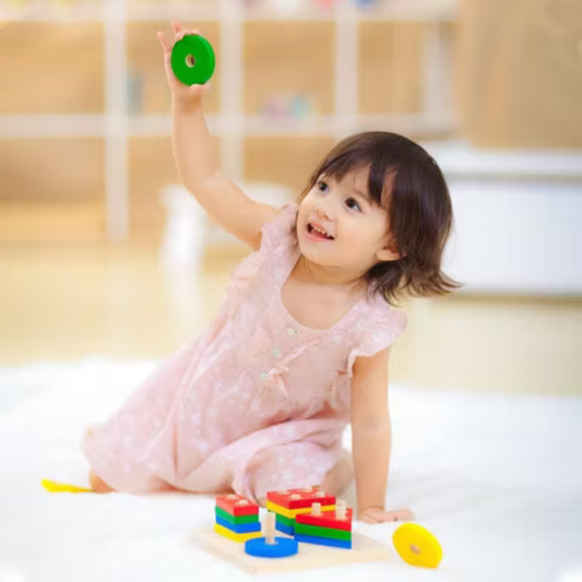 Geometrisk sorteringsbräda – 4 former & färger – PlanToys