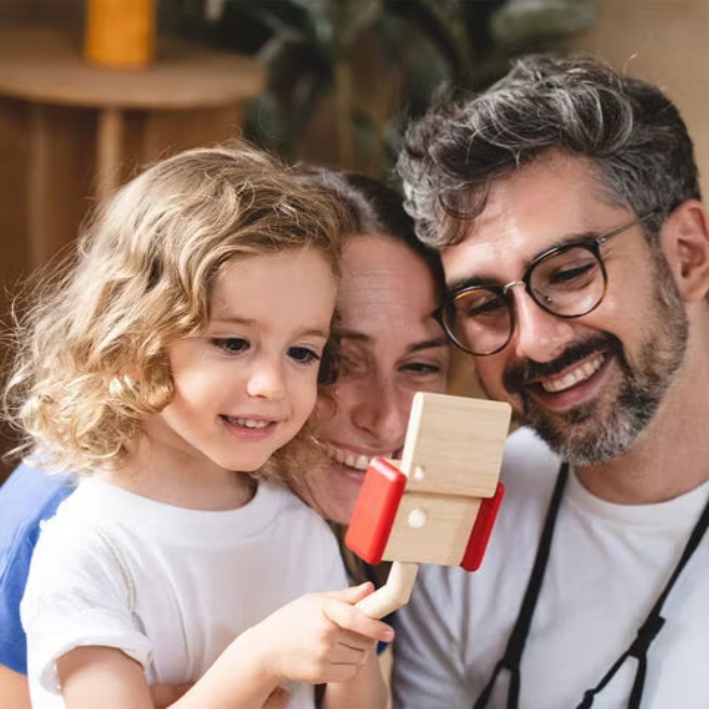 Vlogger kit i trä – leksak med kamera & mikrofon – PlanToys