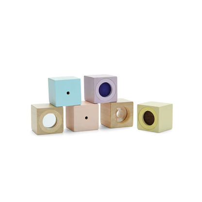 Sensoriska träbyggklossar i pastell – PlanToys